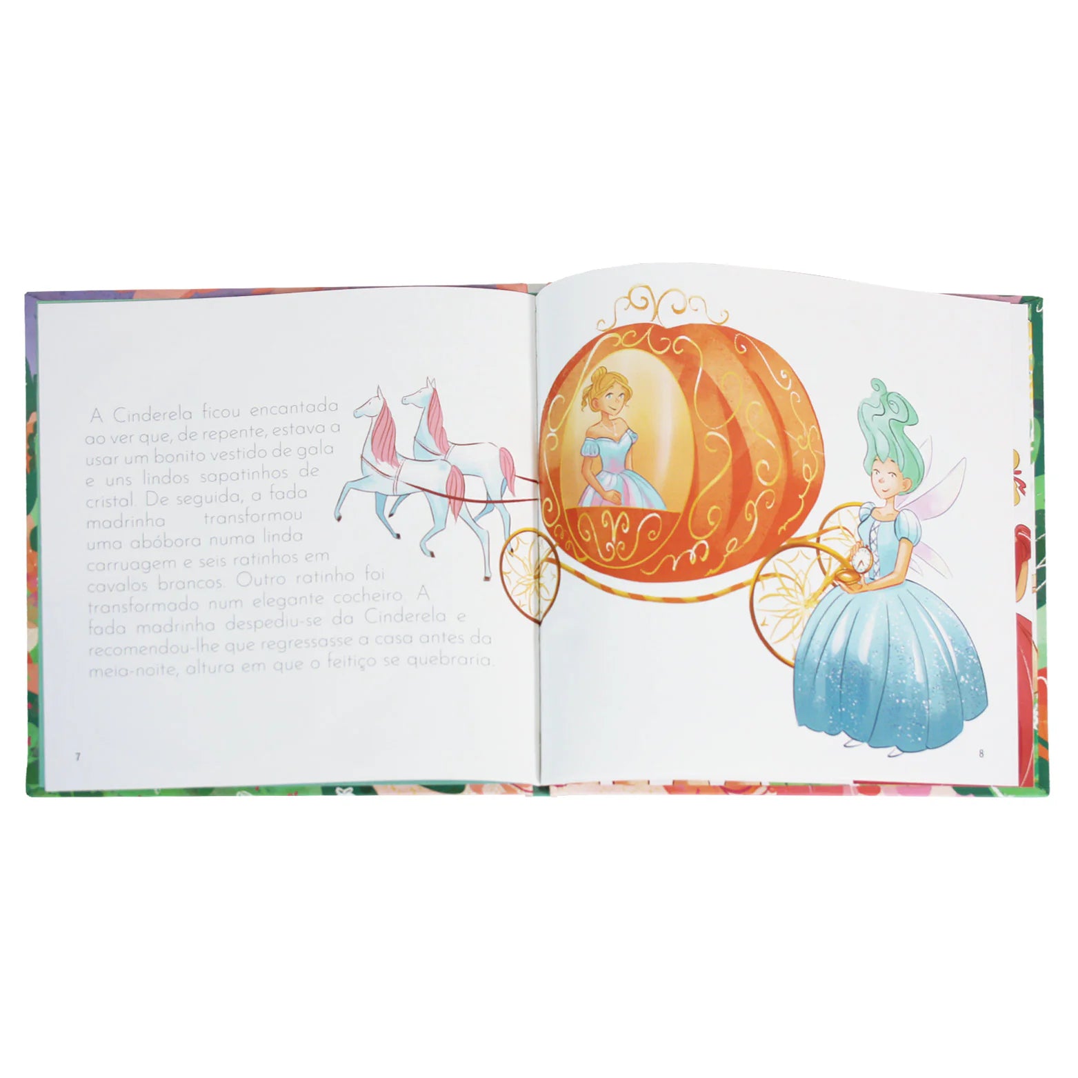 Cinderella fairy tale book pages in Portuguese